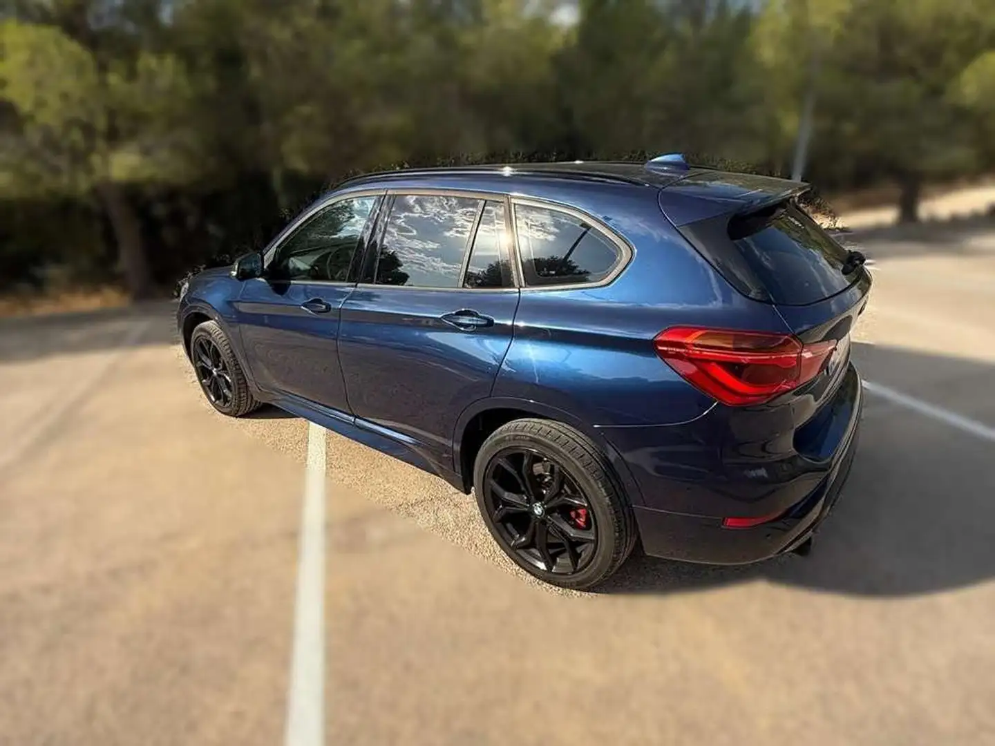 BMW X1 sDrive 20dA Azul - 2