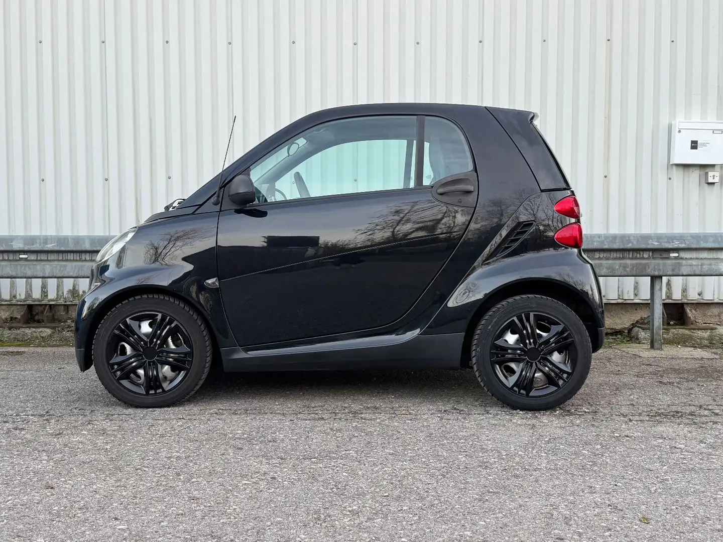 smart forTwo 71 PS Klima Tüv Neu 2. Hand Schwarz - 2