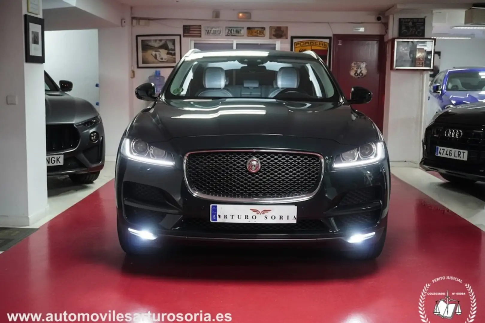 Jaguar F-Pace 2.0i4D Portfolio Aut. AWD 180 Verde - 2