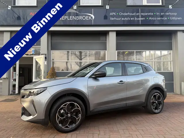 Alfa Romeo Junior Elettrica Speciale 54 kWh | ACC | Clima | LED  05-