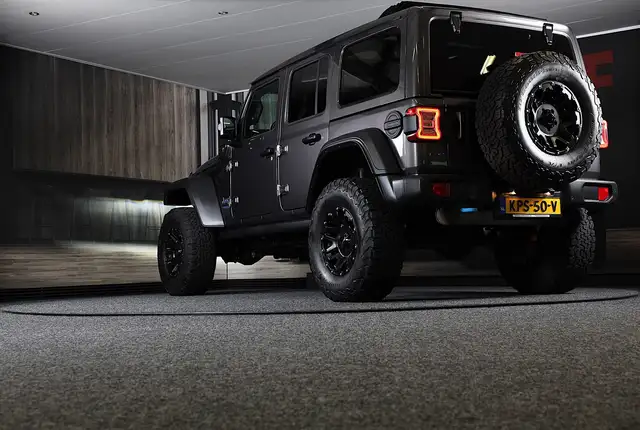 Jeep Wrangler view 3
