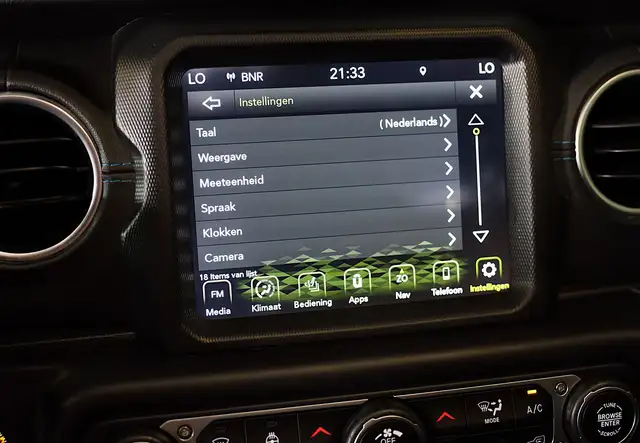 Jeep Wrangler view 18