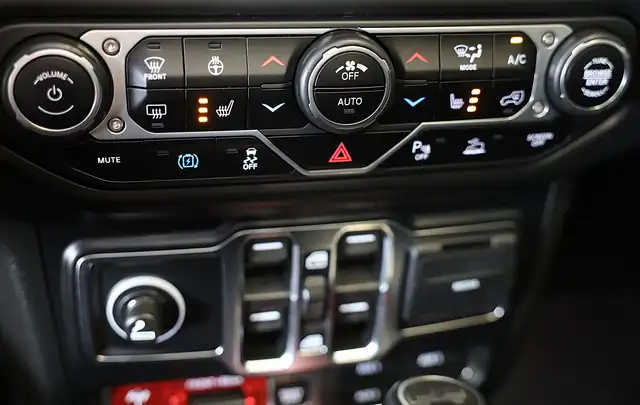 Jeep Wrangler view 19