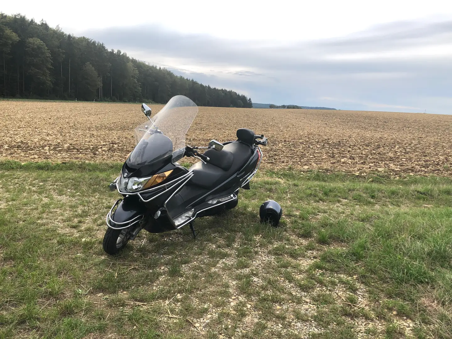 Suzuki Burgman 400 AN400 schwarz +Topcase Чорний - 1