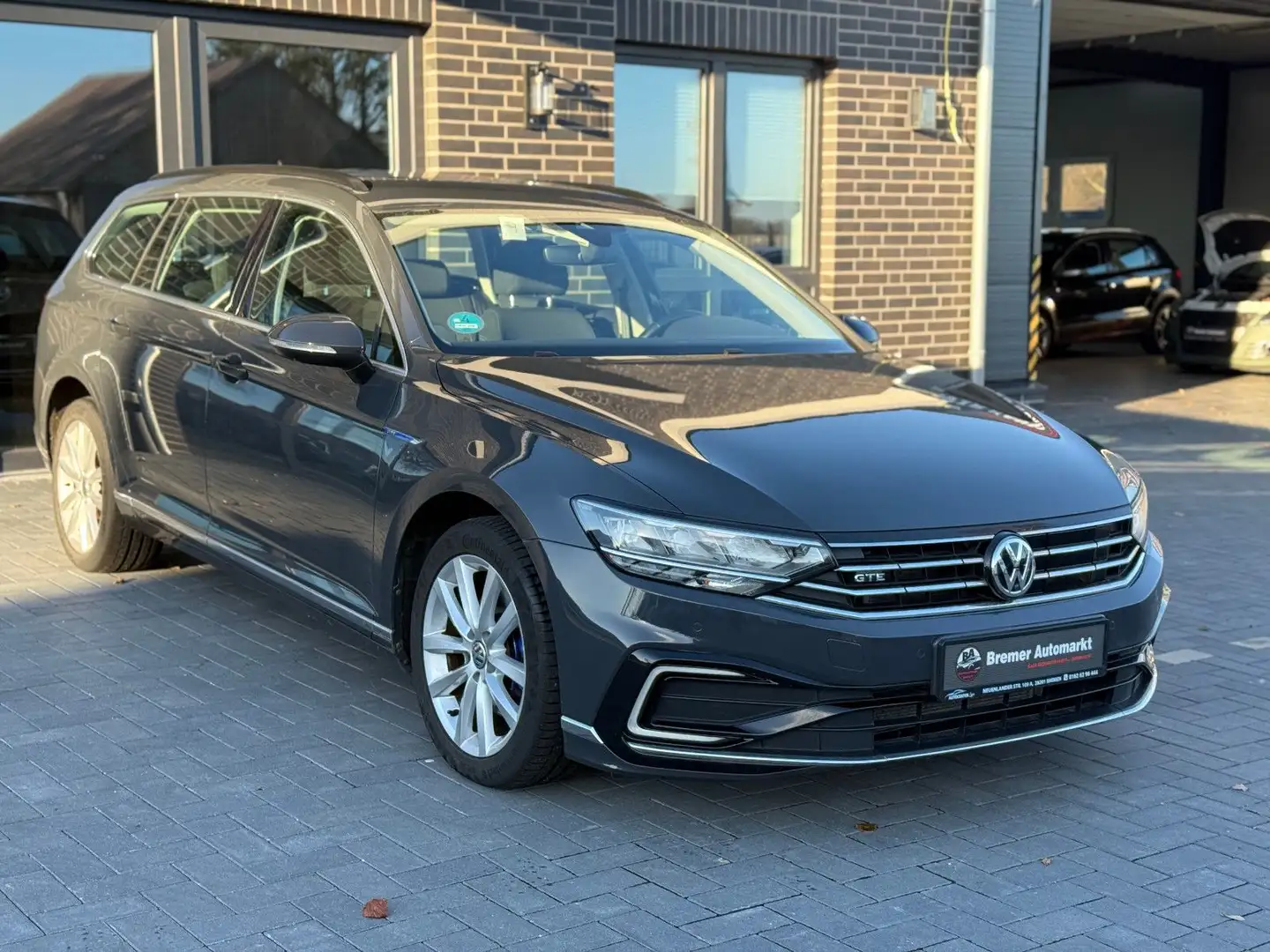 Volkswagen Passat Variant GTE*SHZ*NAVI*KAM*PDC*AHK*LED*ACC Szary - 1