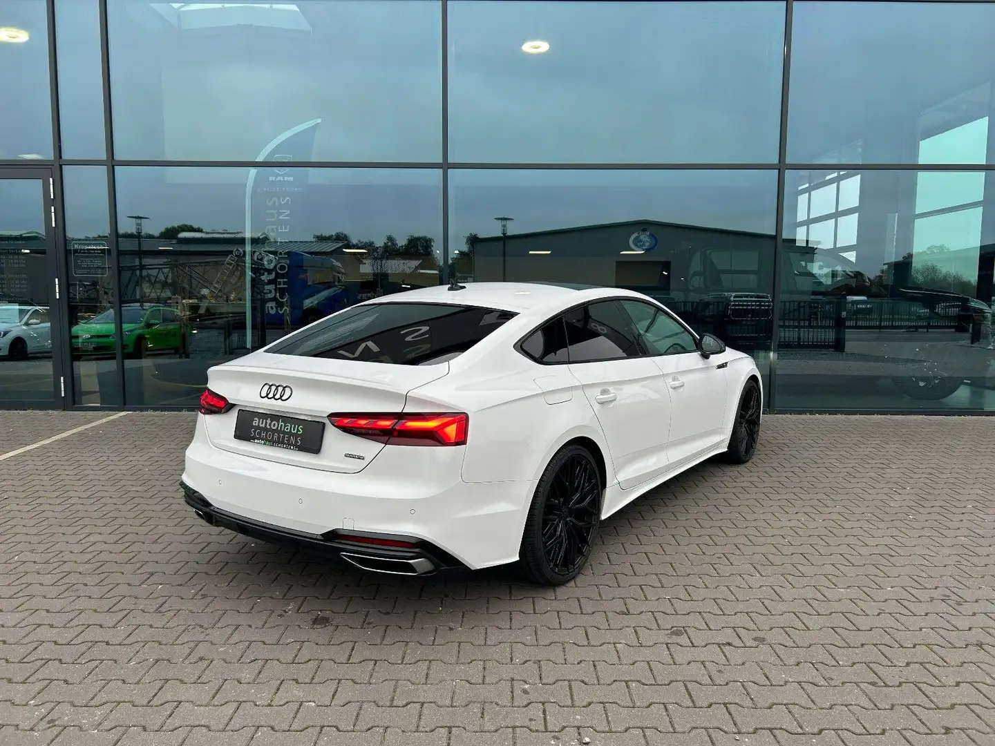 Audi A5 Sportback 40TFSI S-Line Pano Matrix Stdhzg Weiß - 2