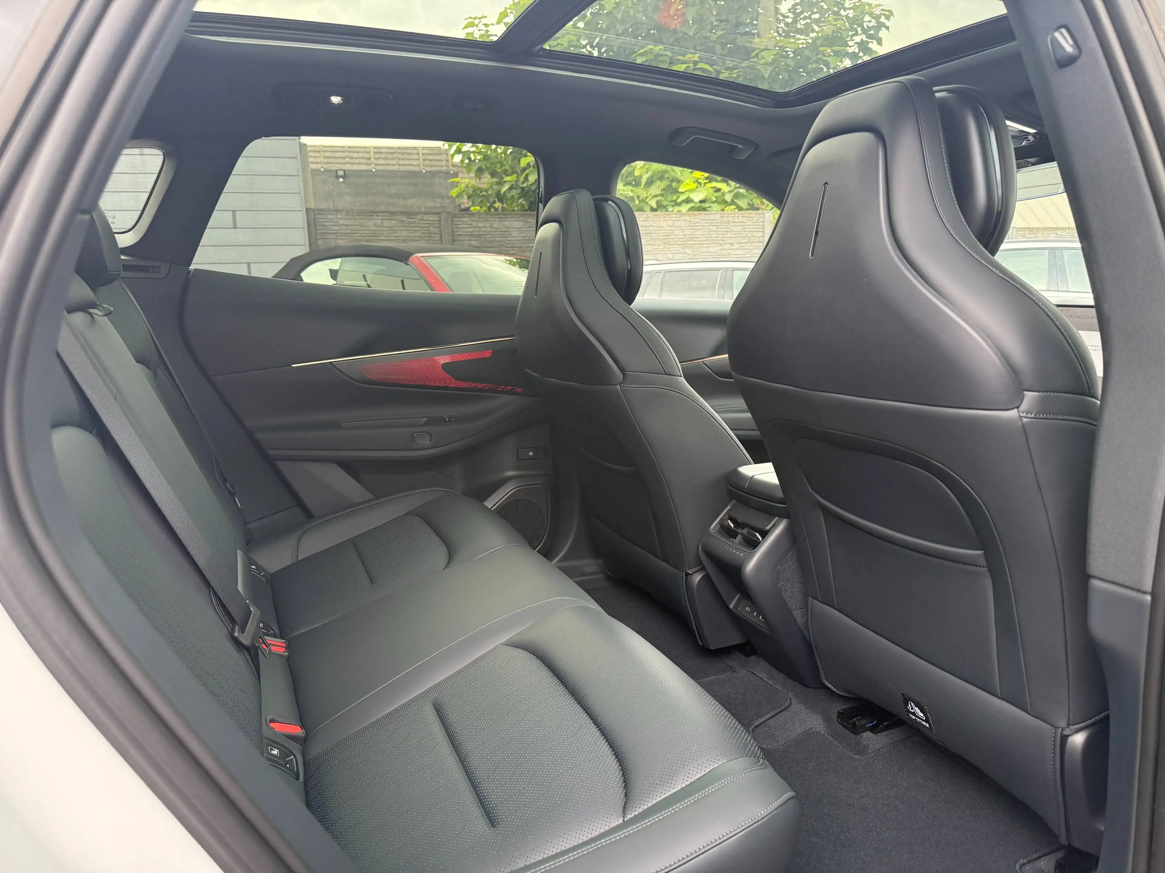 Lynk & Co 08 08 PHEV 1.5 Turbo Core (257 kW) Core — photo 8