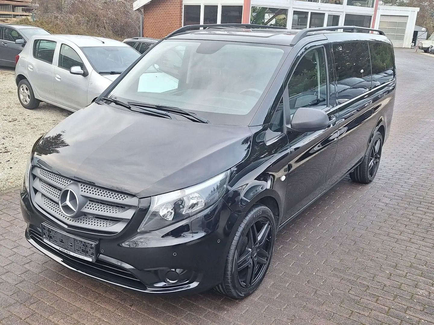 Mercedes-Benz Vito Tourer 116d BT Pro lang 2.Hd 8 Sitze 19Zoll Schwarz - 2