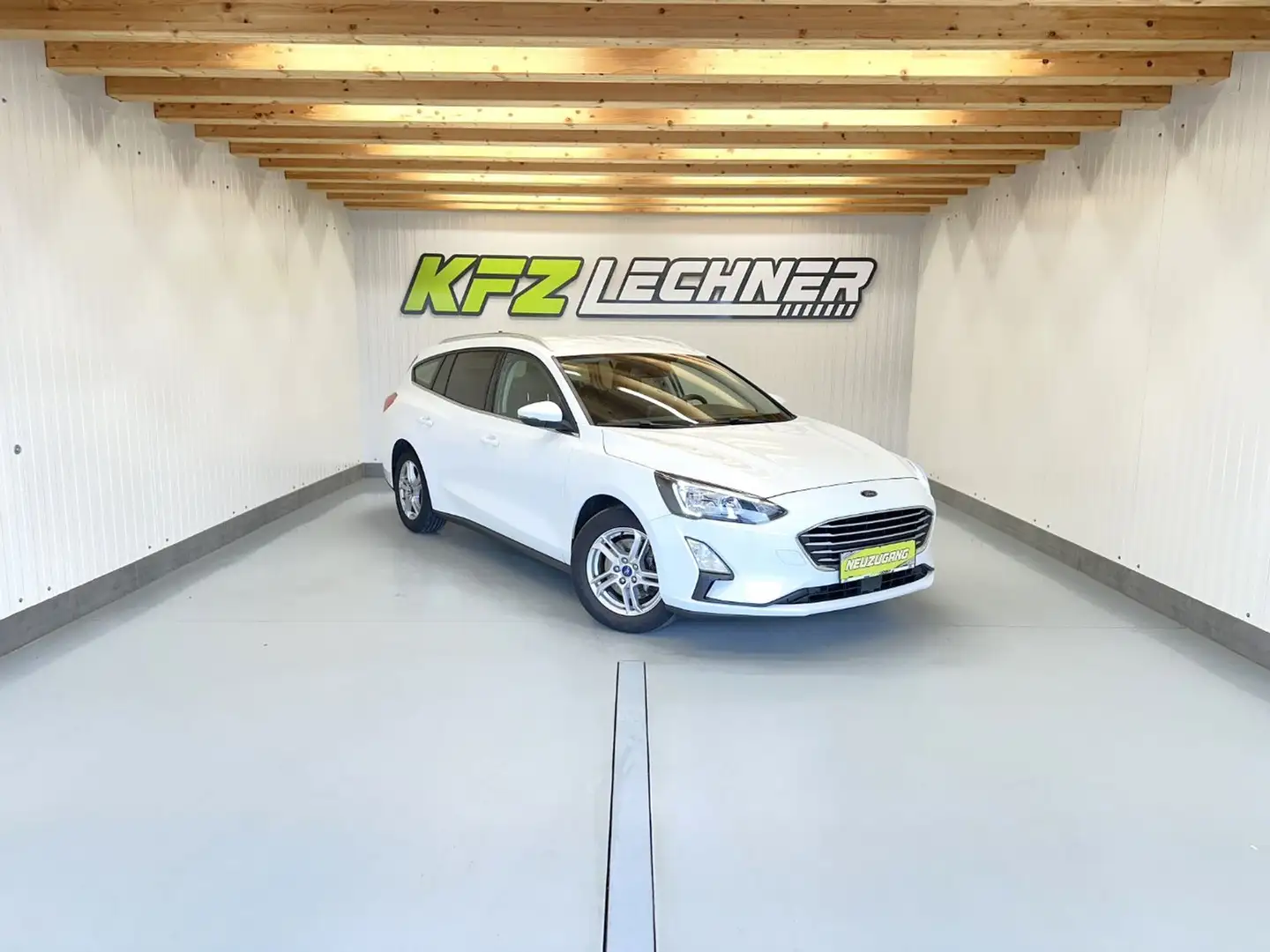 Ford Focus Turnier 1.5 EcoBl. "NAVI*R-KAM*SITZH*TEMP" Weiß - 1
