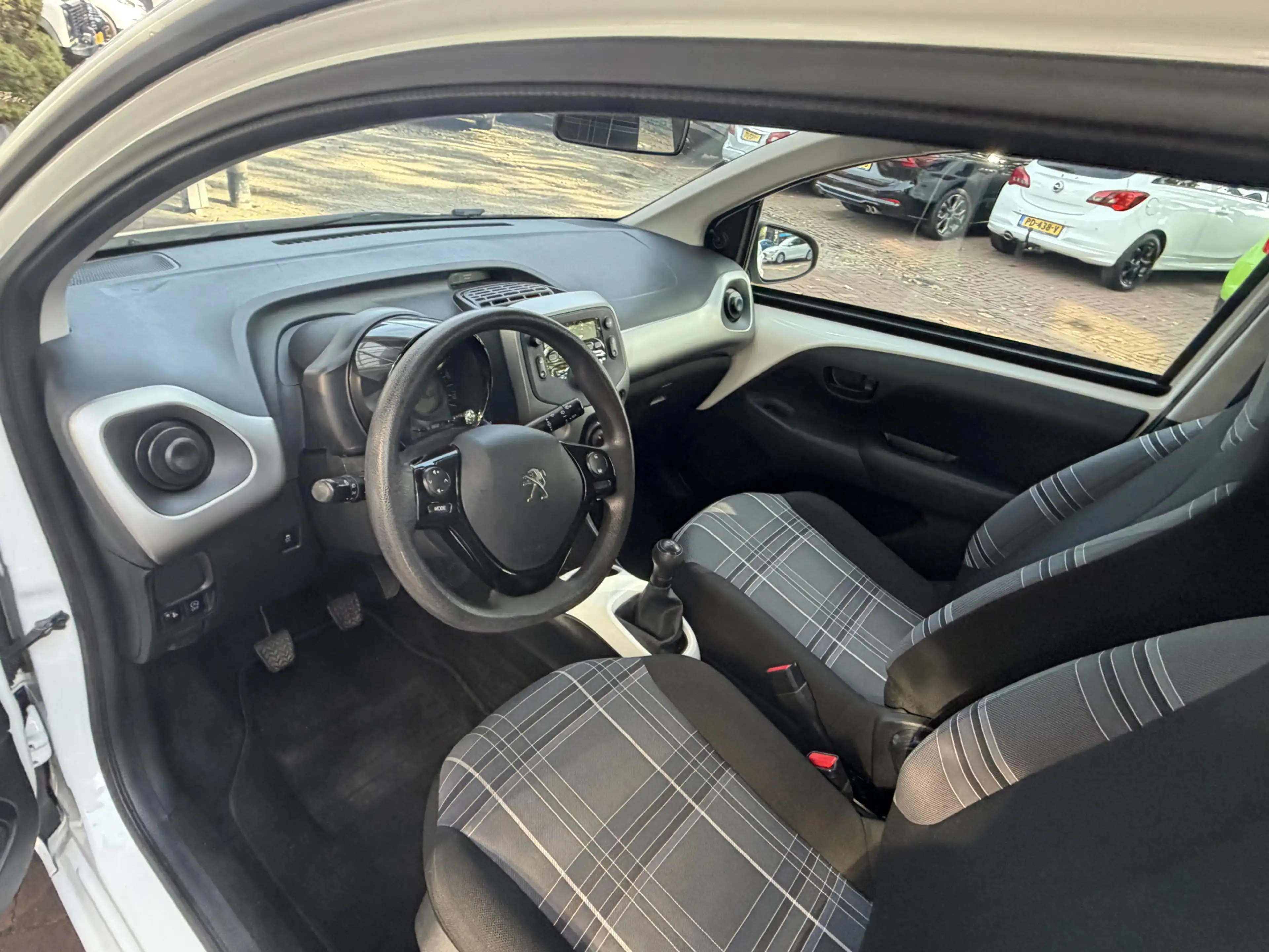 Peugeot 108 1.0 e-VTi Active Bj 2016 Km 115.000 Nap 2e eigen 5 — photo 29