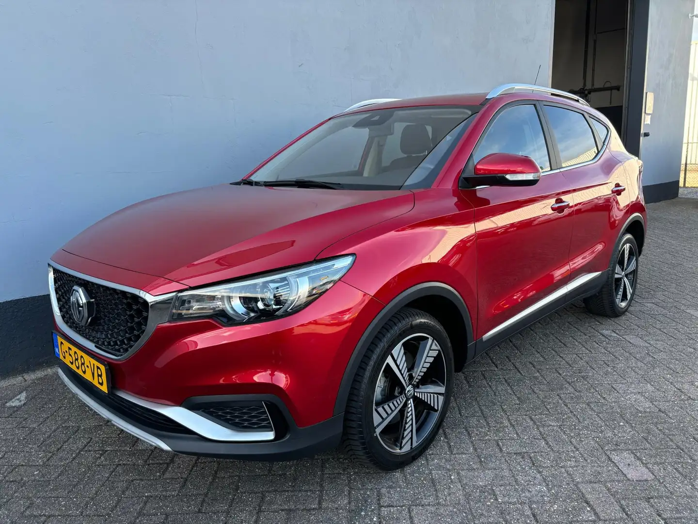 MG ZS MG EV Luxury 45 kWh - Panorama Dak Rood - 1