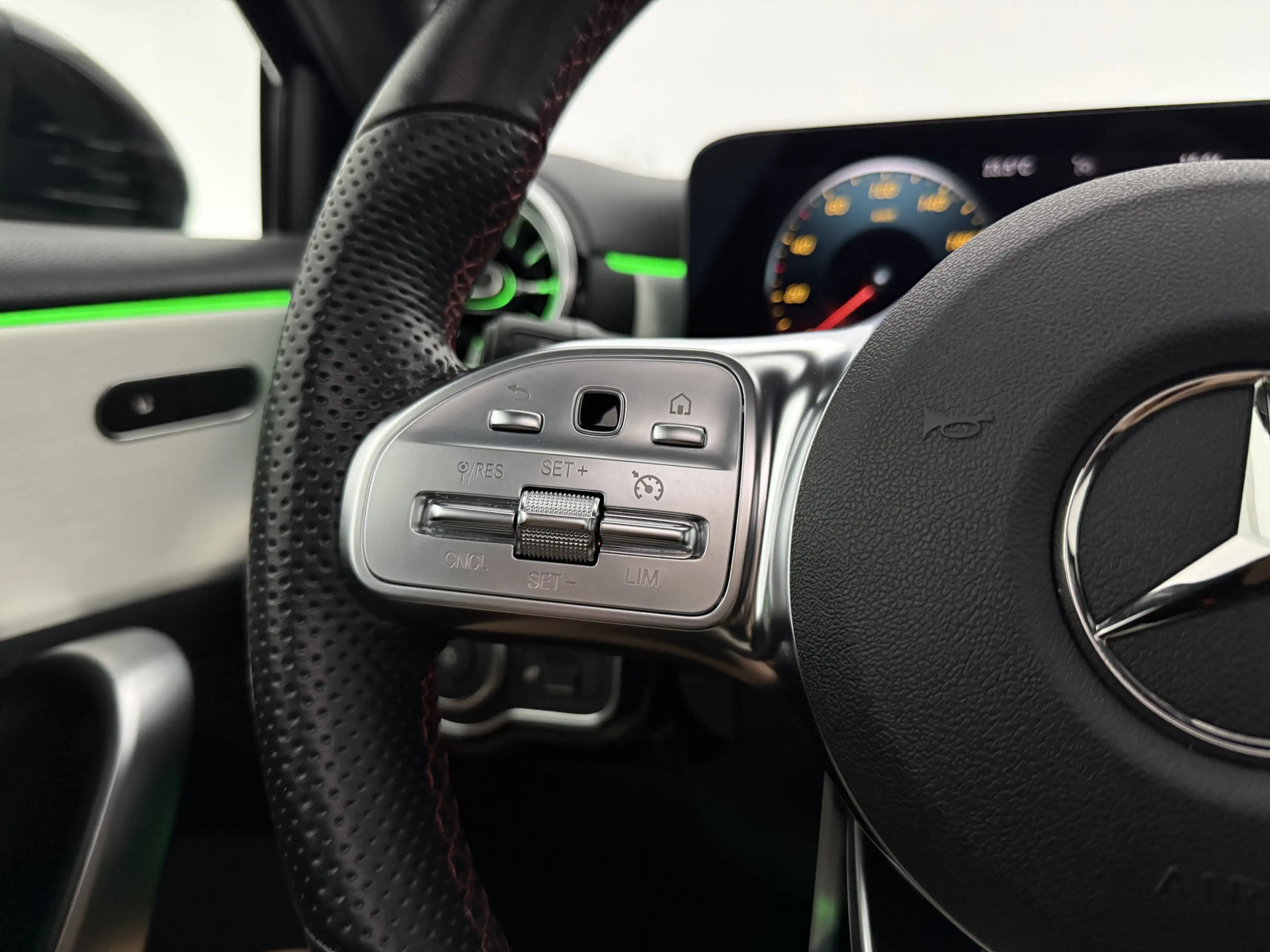 Mercedes-Benz A 200 AMG | Pano | Sfeer | Camera | Virtual | Cruise | L — photo 25