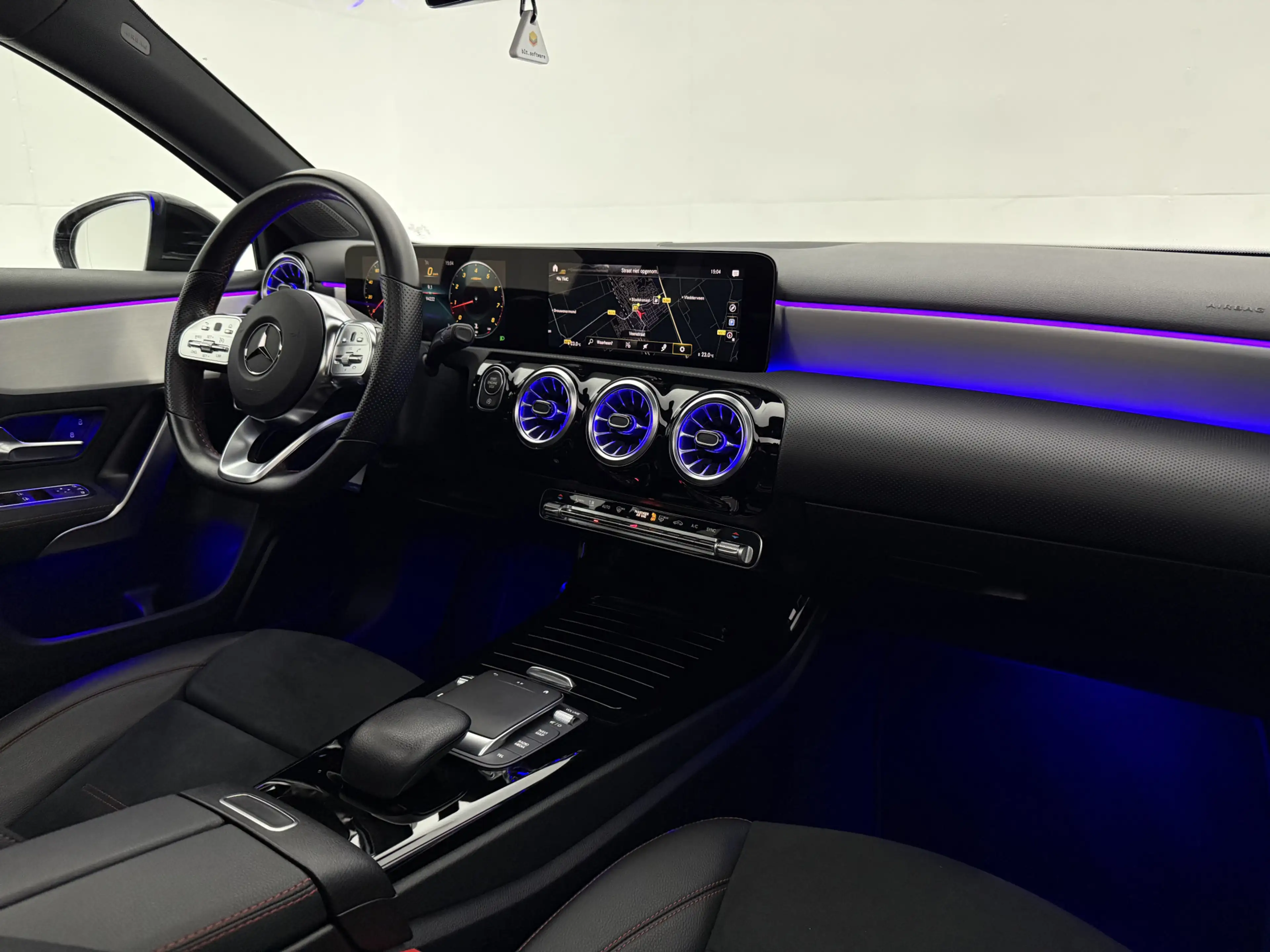 Mercedes-Benz A 200 AMG | Pano | Sfeer | Camera | Virtual | Cruise | L — photo 14
