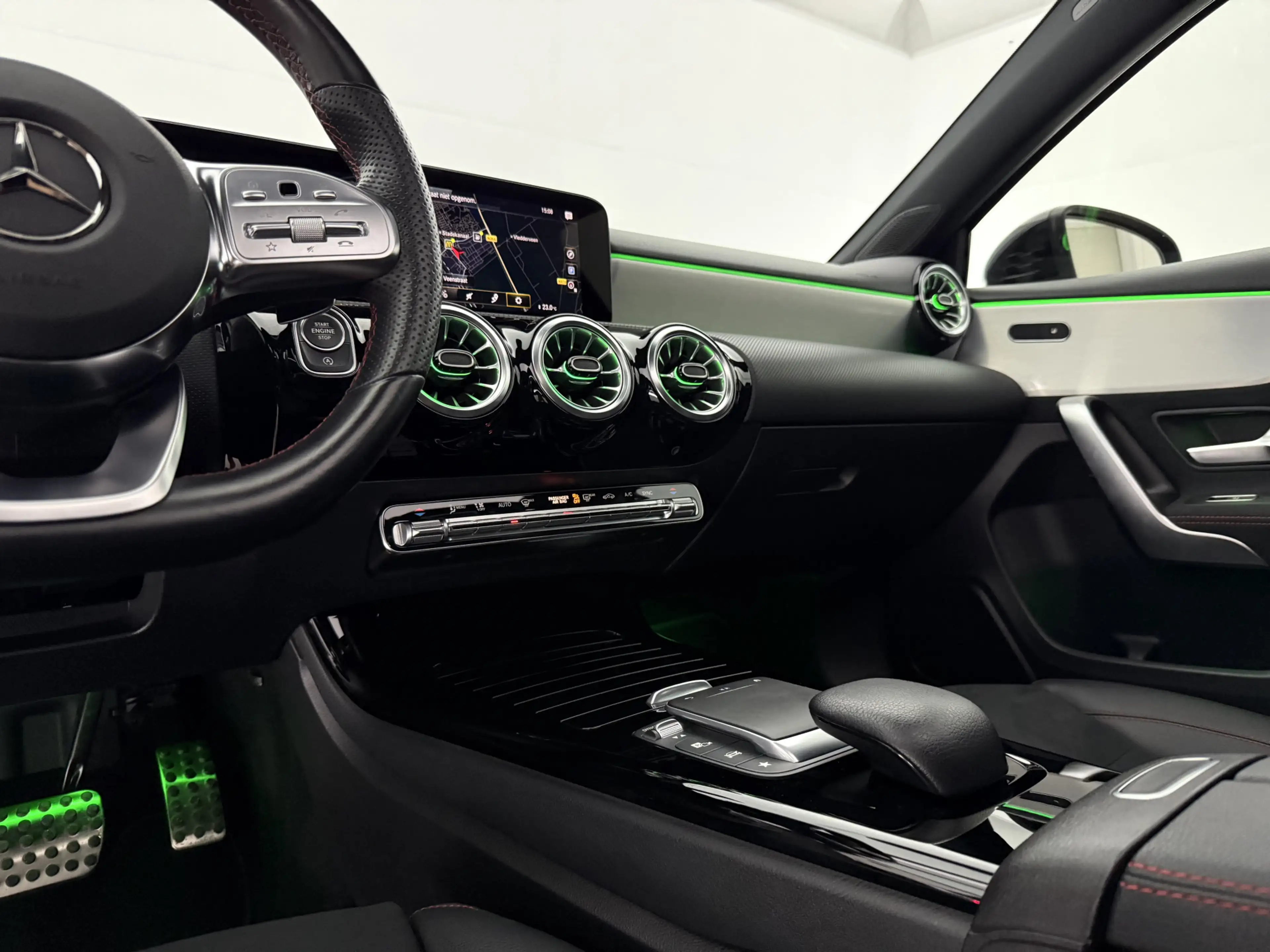 Mercedes-Benz A 200 AMG | Pano | Sfeer | Camera | Virtual | Cruise | L — photo 32