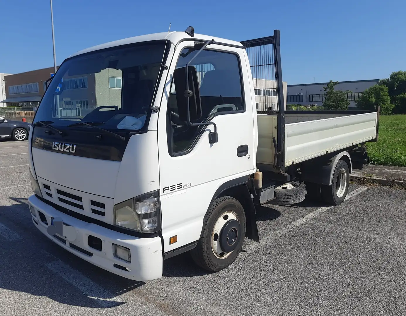 Isuzu NPR con cassone ribaltabile trilaterale - 1