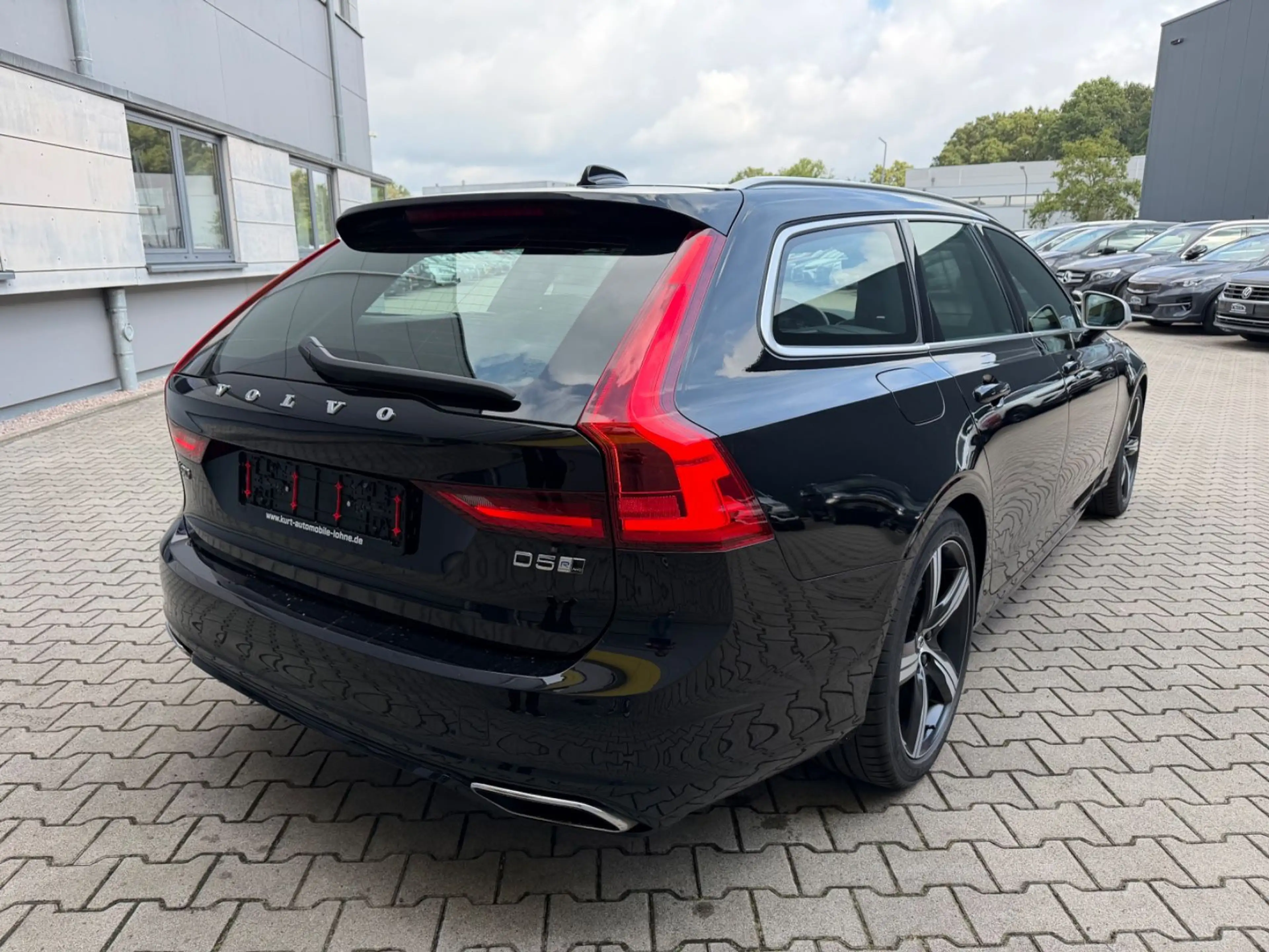 Volvo V90 Kombi R Design AWD/ALLRAD/SPORTPAK*/PANO/KAM — photo 7