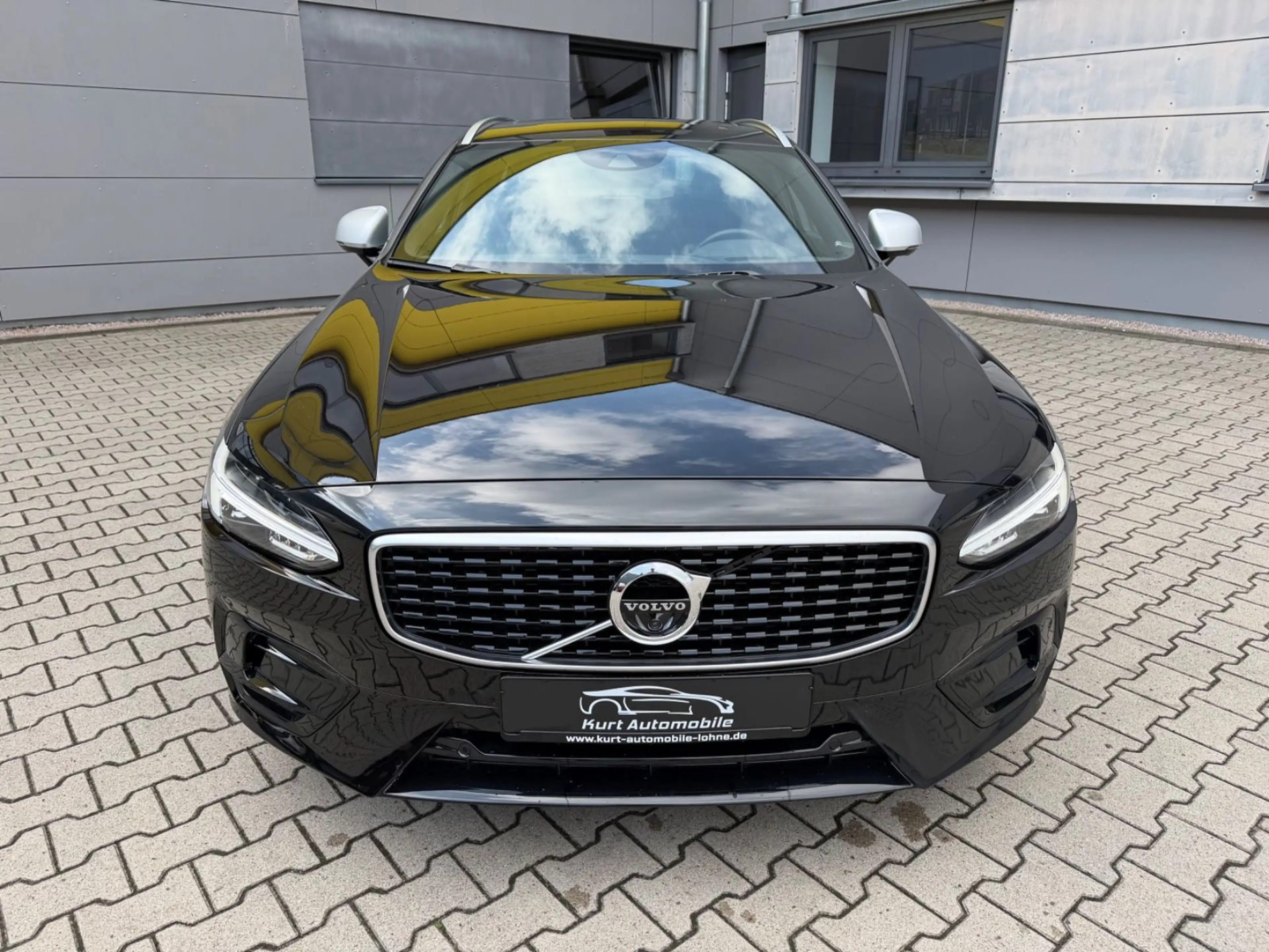 Volvo V90 Kombi R Design AWD/ALLRAD/SPORTPAK*/PANO/KAM — photo 10