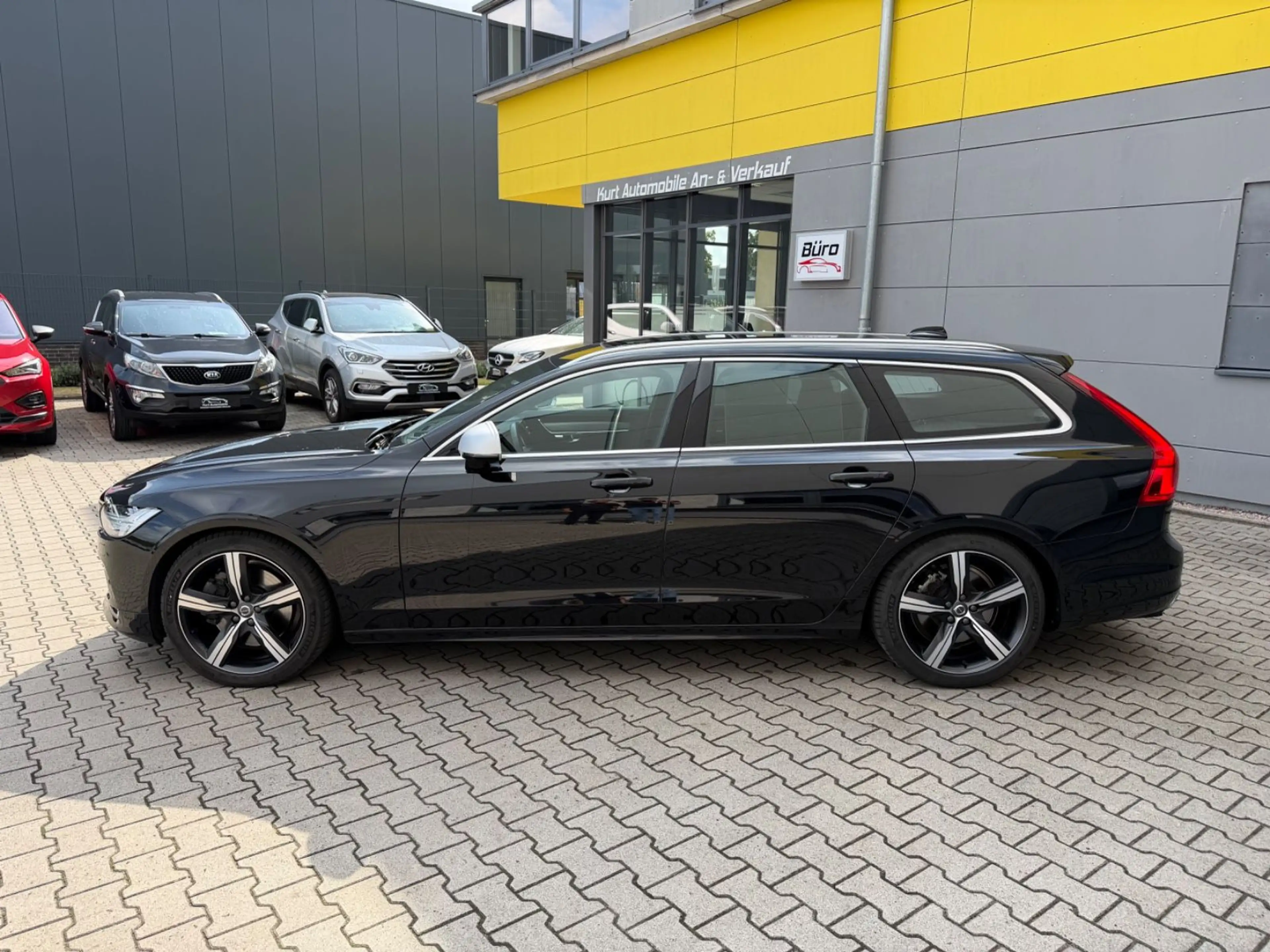 Volvo V90 Kombi R Design AWD/ALLRAD/SPORTPAK*/PANO/KAM — photo 4