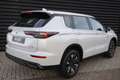 Mitsubishi Outlander 2.4 PHEV Pure Rijklaarprijs nu € 47.989,- Nieuw! U Wit - thumbnail 2