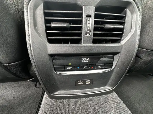 BMW 3 Series view 7