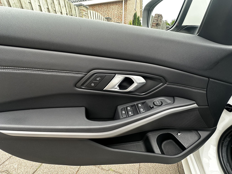 BMW 320 3-serie 320e Head-Up|Laserlicht|Adaptiev.Cruise|Sp — photo 22