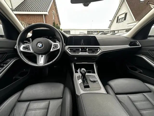 BMW 3 Series view 2
