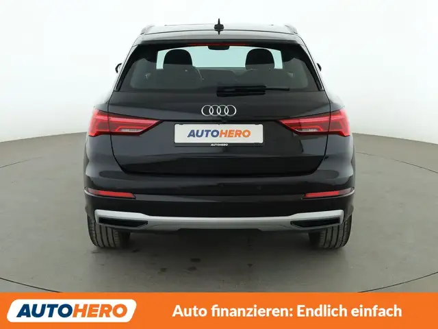 Audi Q3 view 5