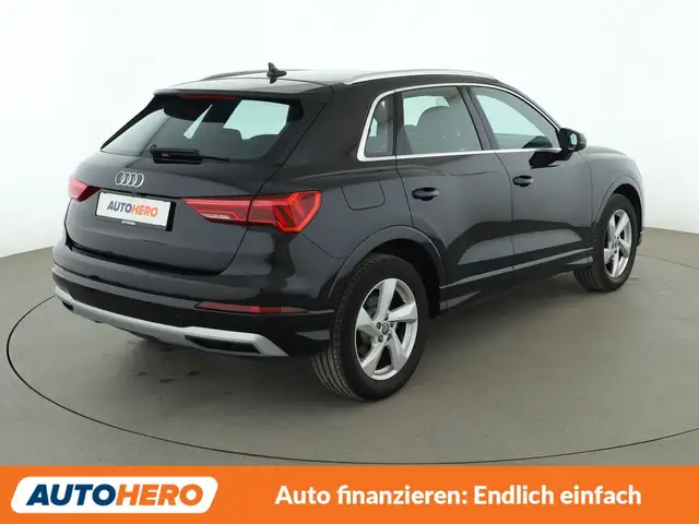 Audi Q3 view 6