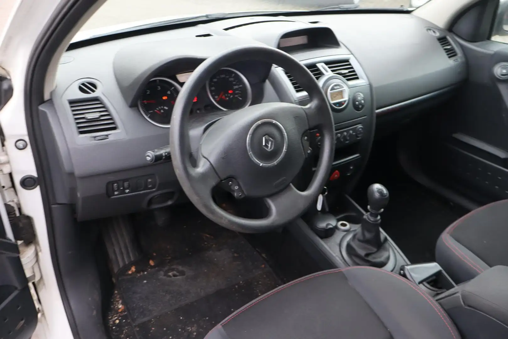 Renault Megane 1.5 dCi Business Line Climate control, Radio cd sp White - 2