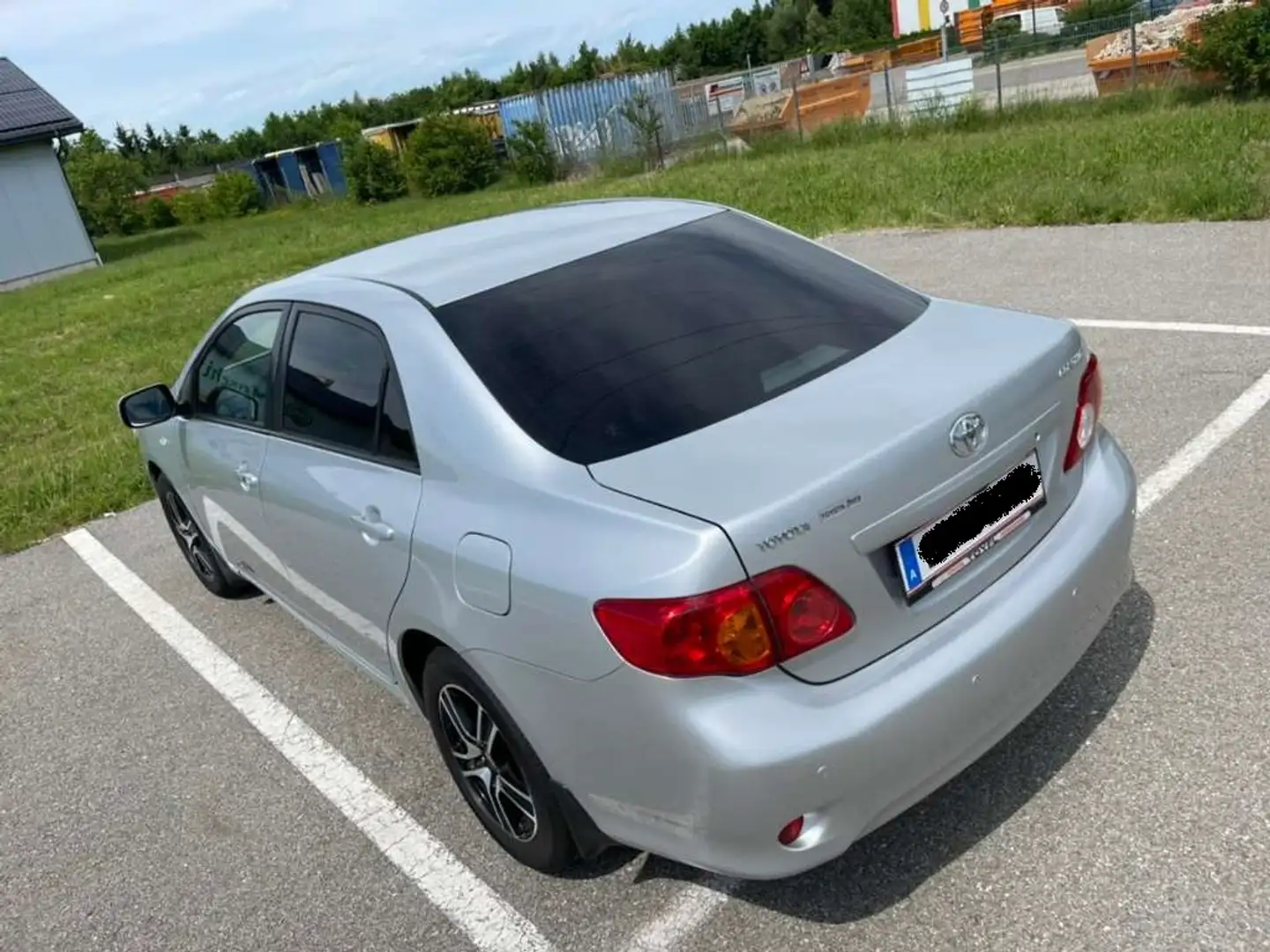 Toyota Corolla Corolla 1,6 Valvematic High High Silber - 1