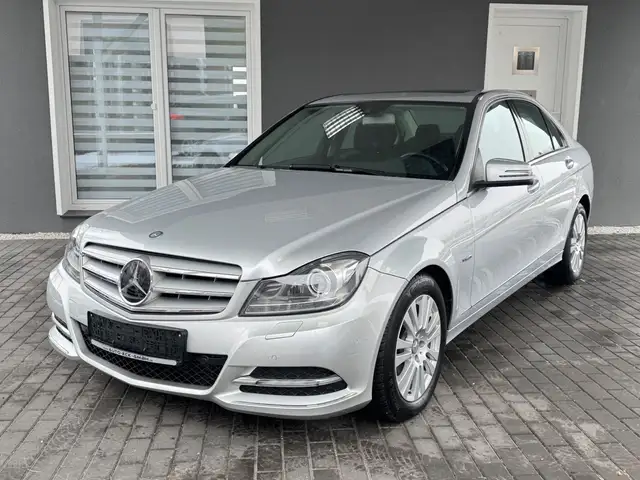 Mercedes-Benz C 180 CGI  Automatik /Xenon/SD/ACC/Navi/1.Hand