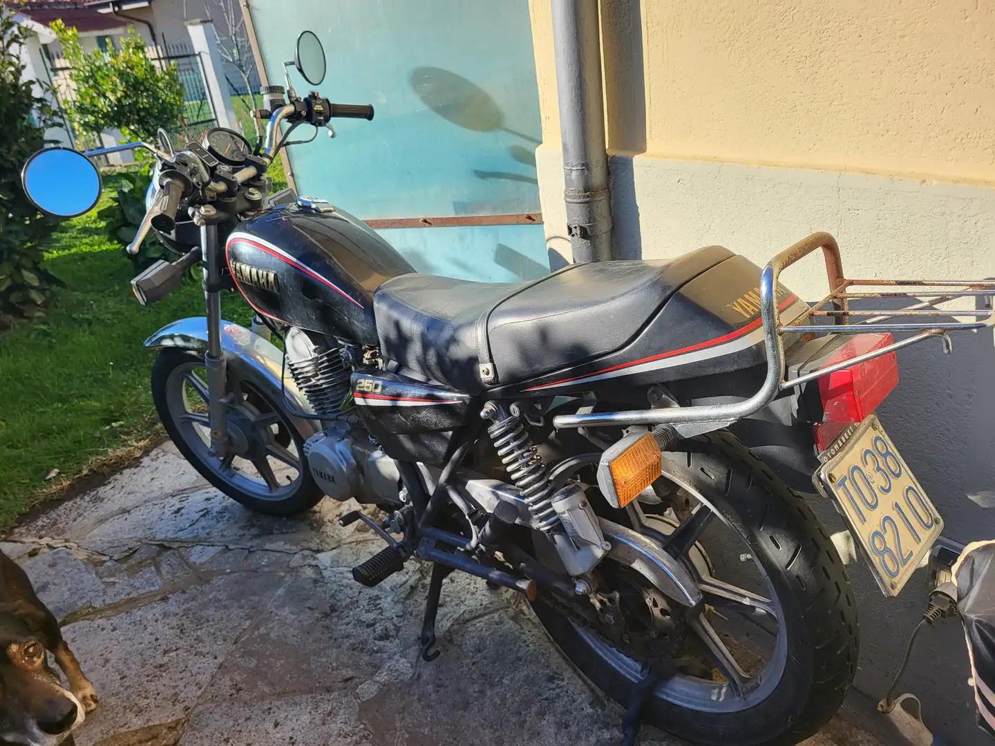 Yamaha SR 250 Zwart - 1
