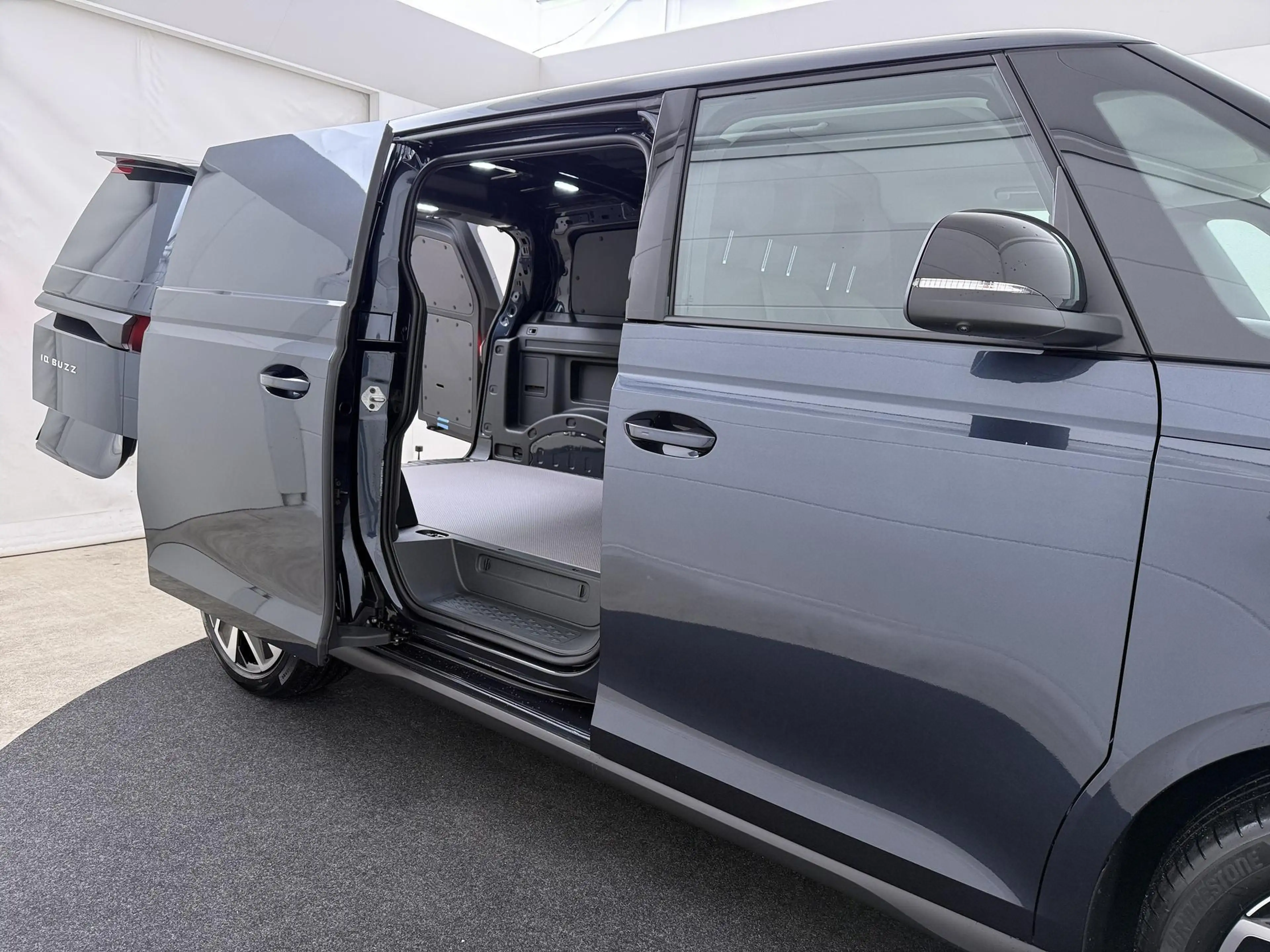 Volkswagen ID. Buzz Cargo Bedrijfswagens Bulli Limited Edition 250 kW / 340 — photo 7