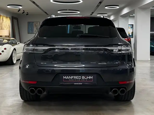 Porsche Macan view 8