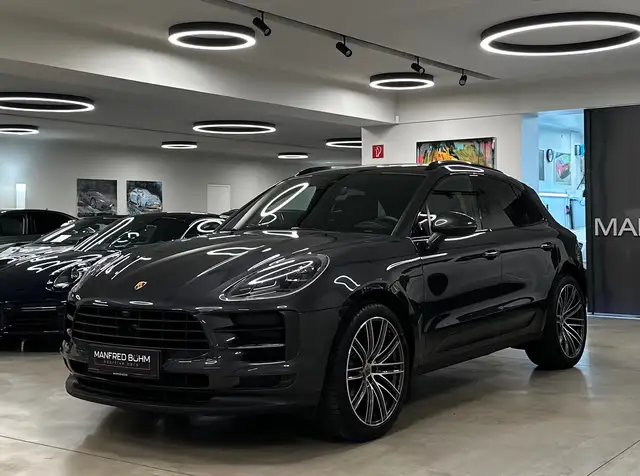 Porsche Macan view 5