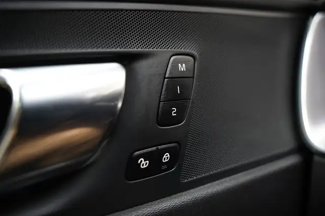 Volvo XC60 view 21