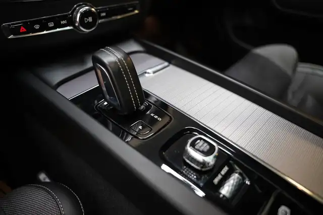 Volvo XC60 view 15