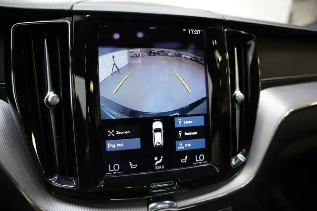 Volvo XC60 view 17