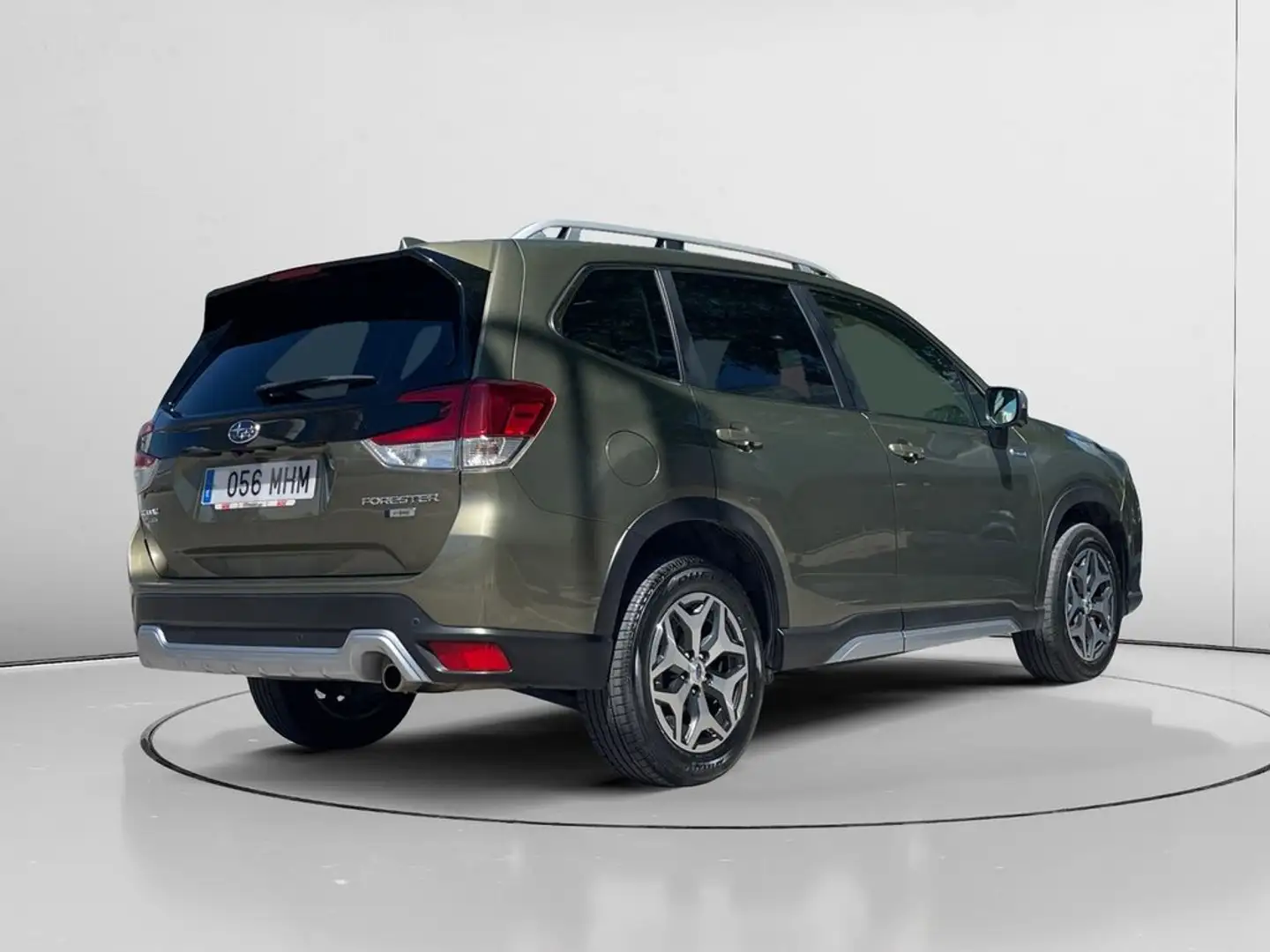 Subaru Forester 2.0i Hybrid Executive Plus CVT Weiß - 2
