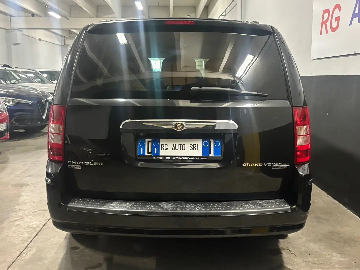 Chrysler Grand Voyager Grand Voyager V 2008 2.8 crd Limited auto dpf Schwarz - 2