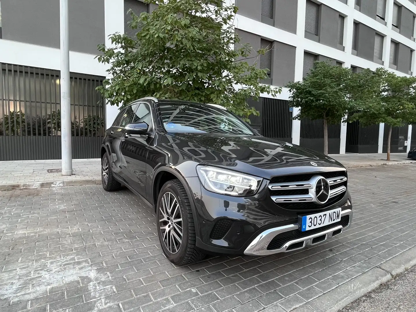 Mercedes-Benz GLC 300 e 4Matic 9G-TRONIC Exculsive Gris - 1