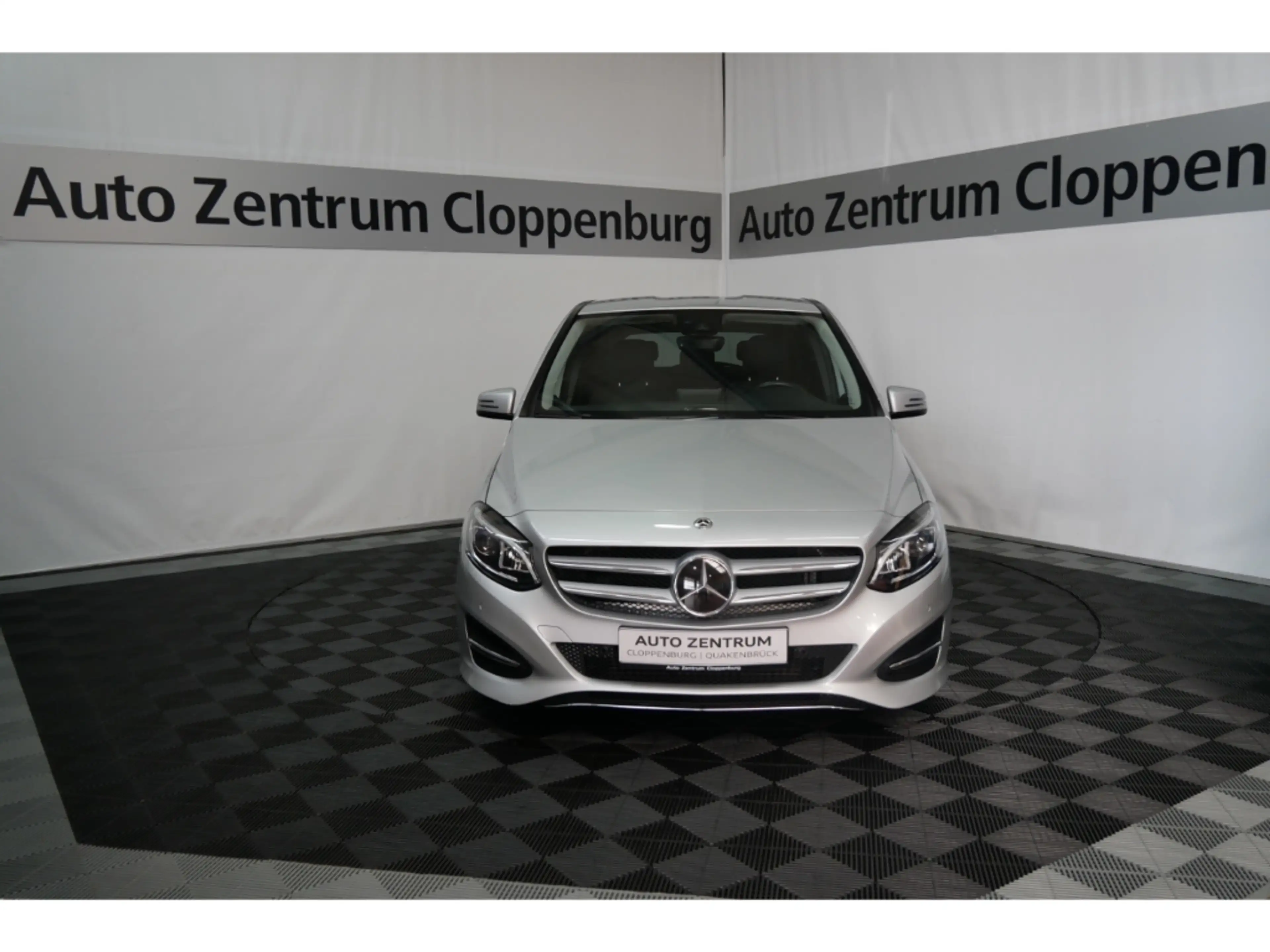 Mercedes-Benz B 220 d LED+Navi+Leder+Kamera+PDC+AHK+17'' — photo 8