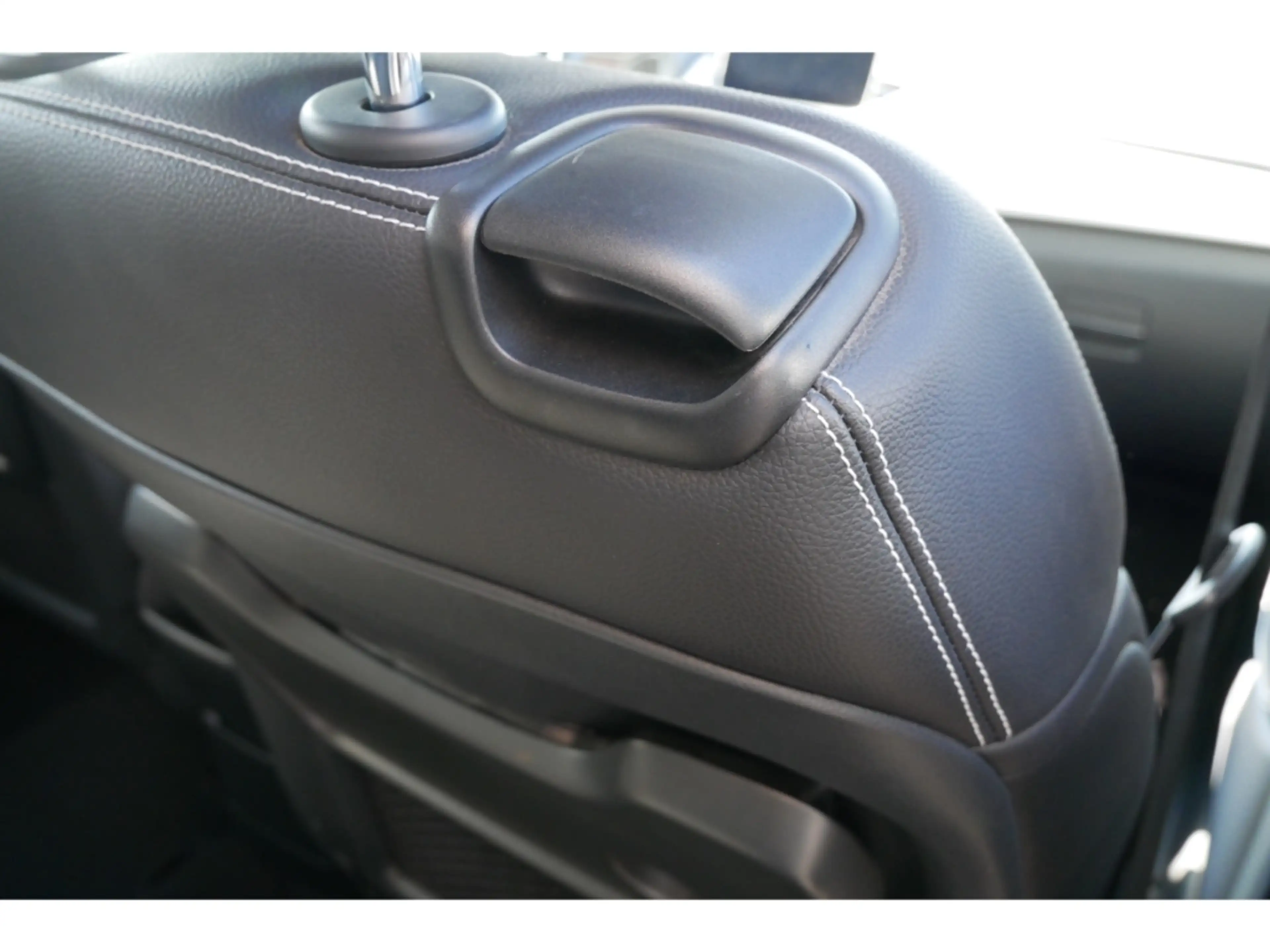 Mercedes-Benz B 220 d LED+Navi+Leder+Kamera+PDC+AHK+17'' — photo 15