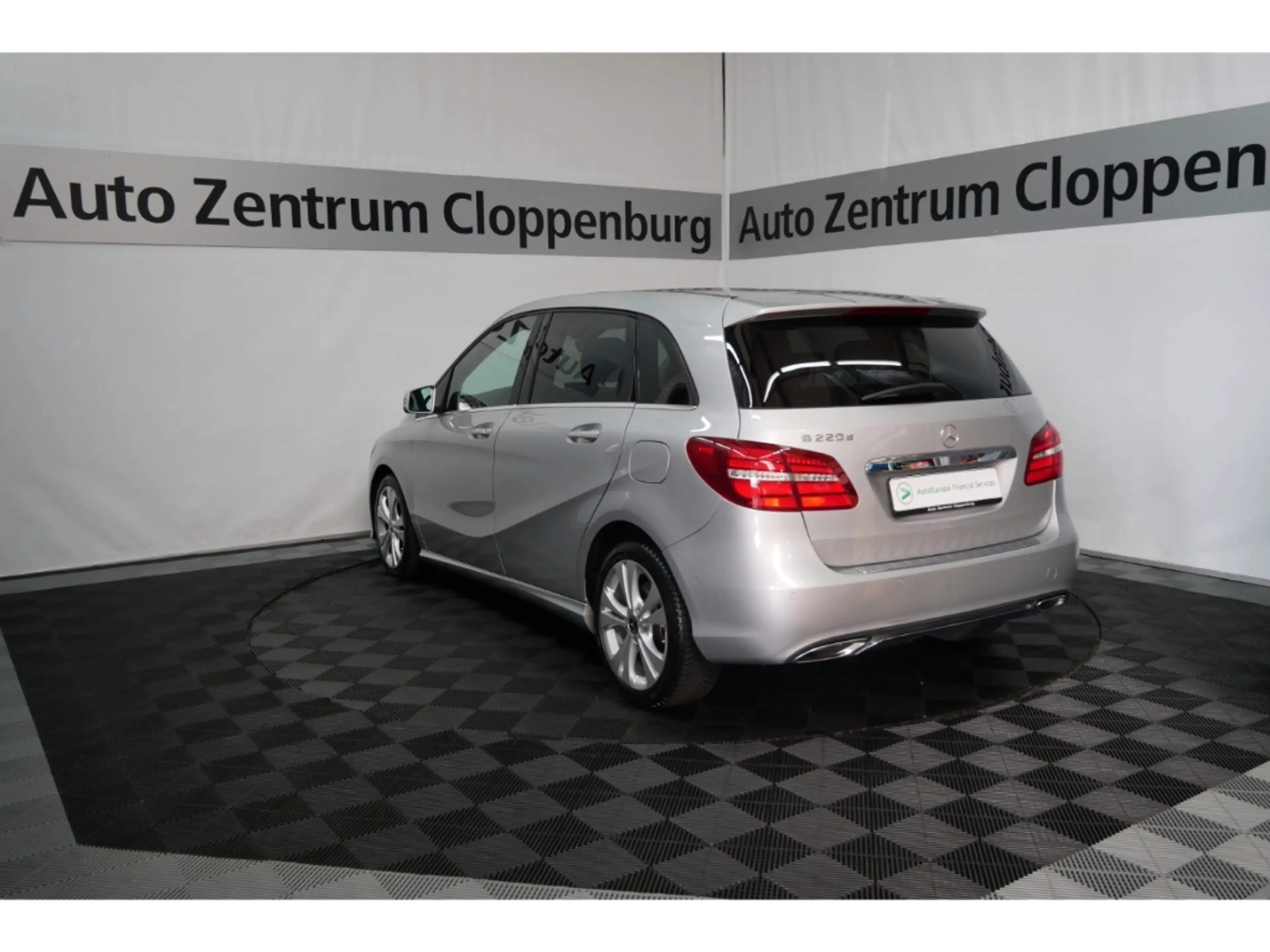 Mercedes-Benz B 220 d LED+Navi+Leder+Kamera+PDC+AHK+17'' — photo 3