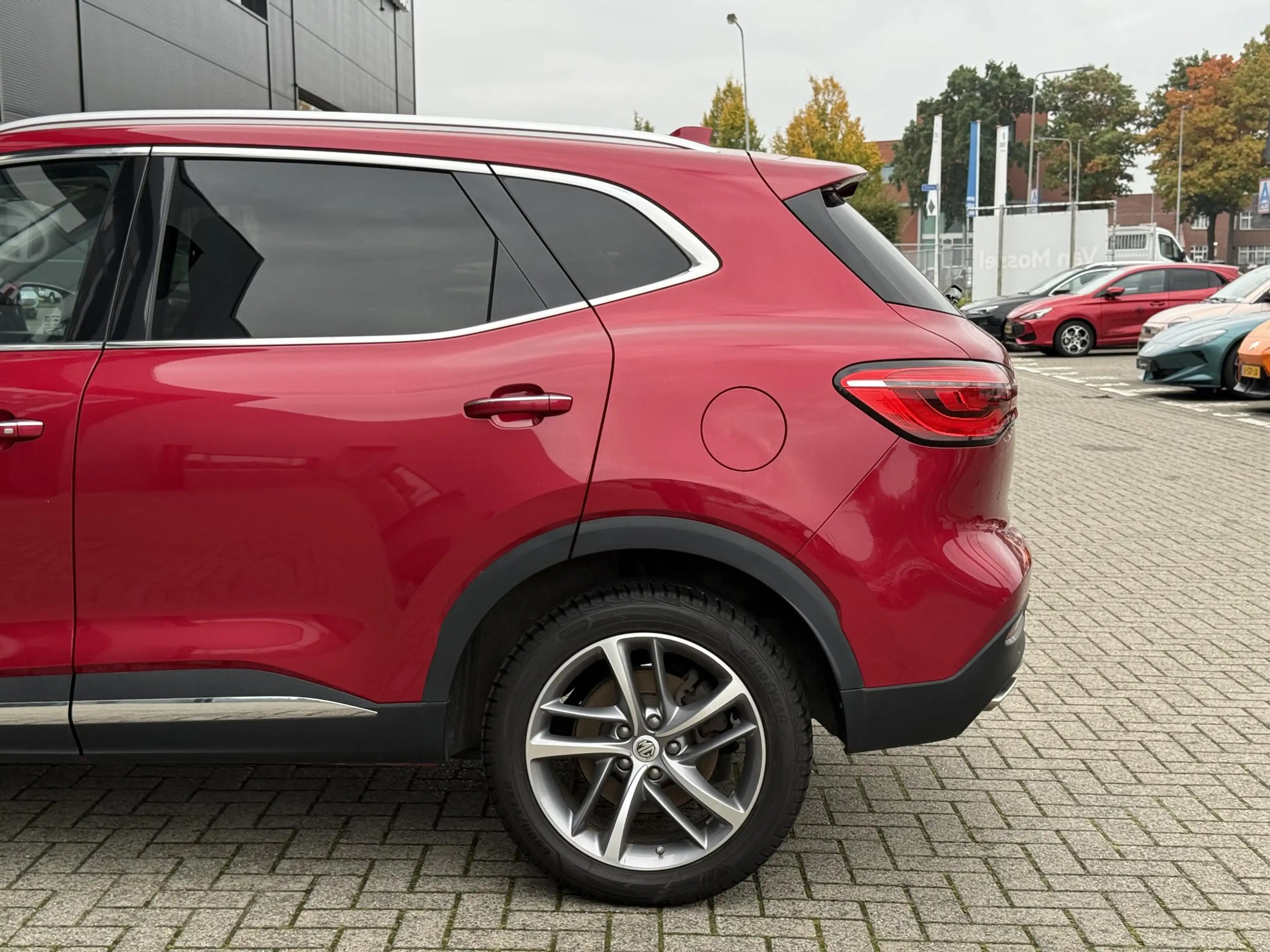 MG EHS 1.5 TGDI PHEV Aut. Luxury | Panoramadak | Leder | — photo 9