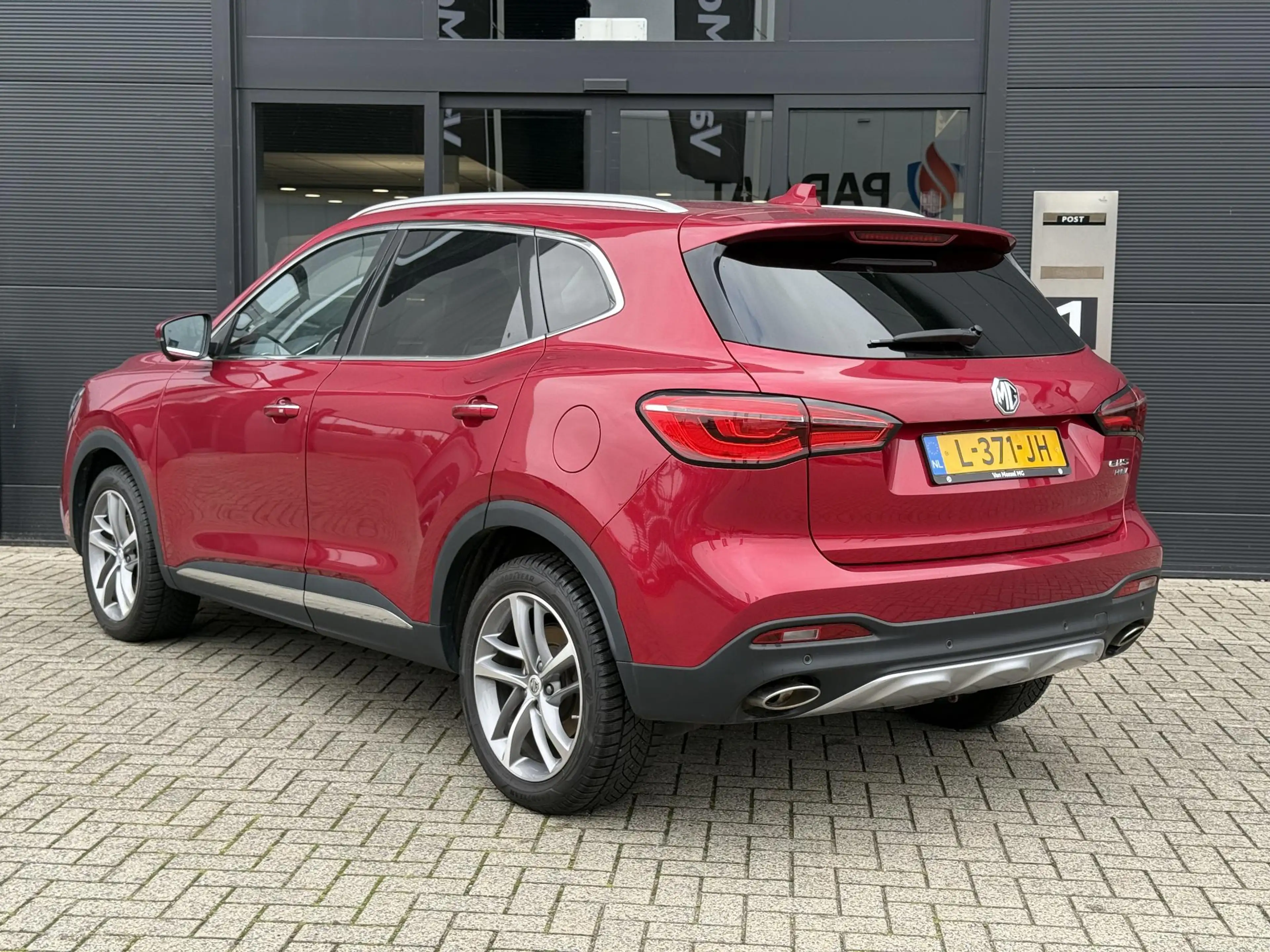 MG EHS 1.5 TGDI PHEV Aut. Luxury | Panoramadak | Leder | — photo 3