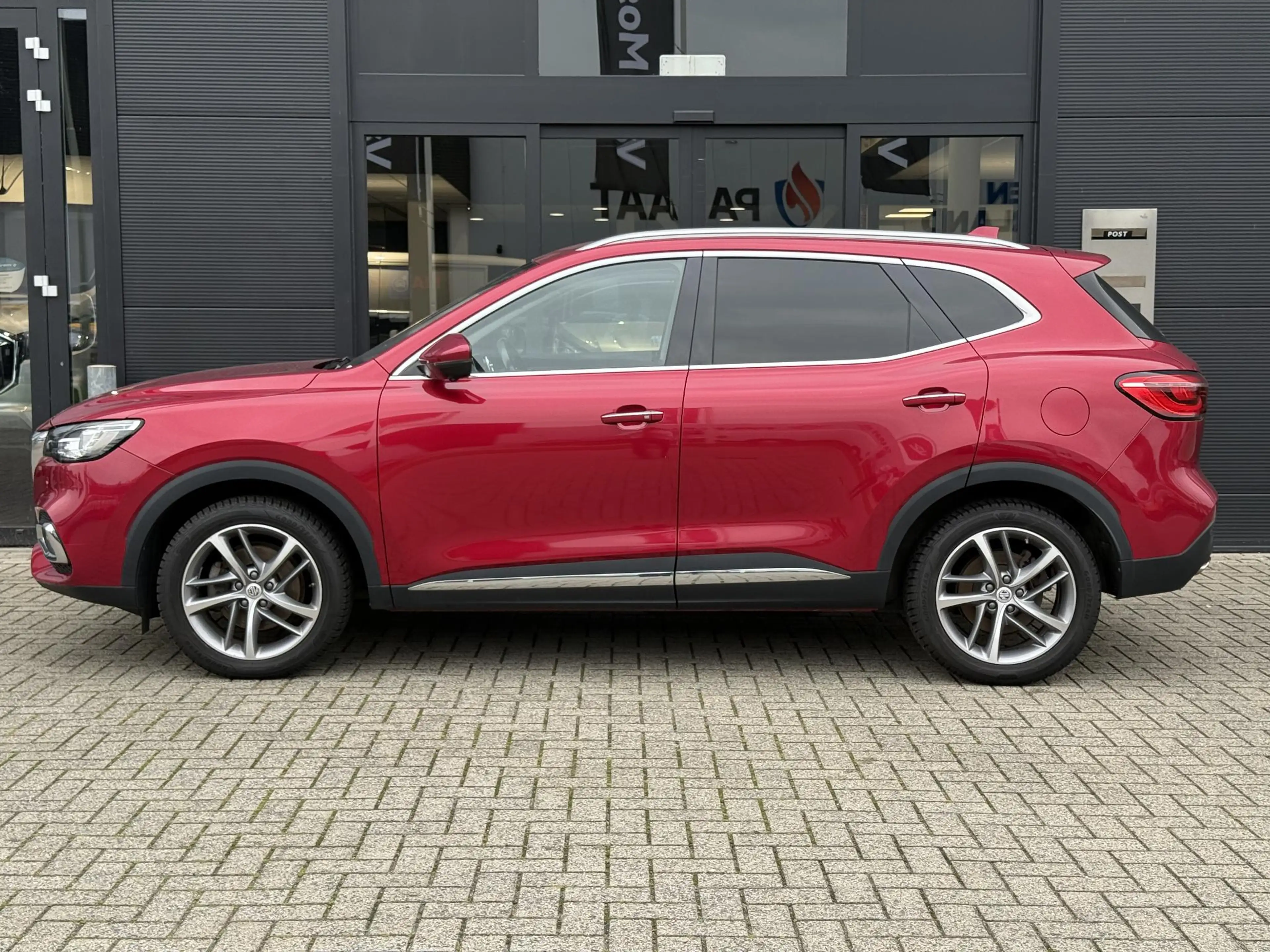 MG EHS 1.5 TGDI PHEV Aut. Luxury | Panoramadak | Leder | — photo 5