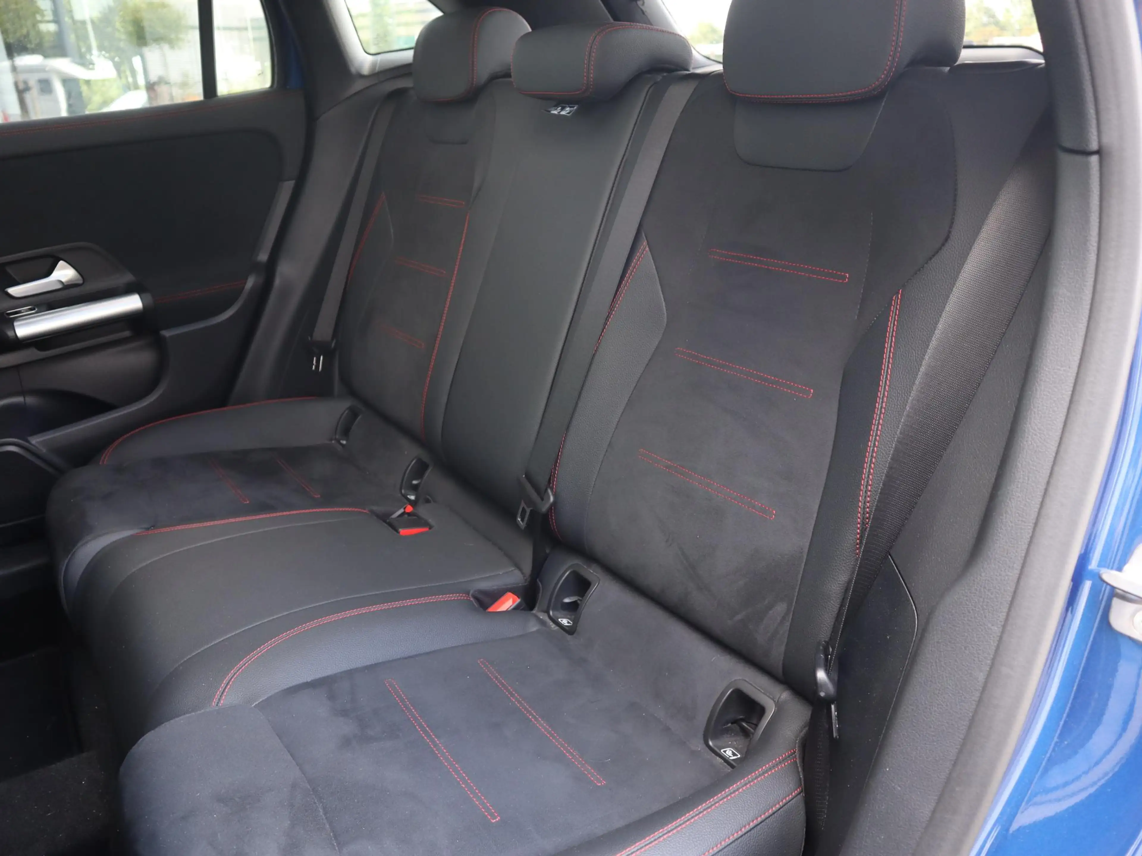 Mercedes-Benz GLA 250 e Star Edition AMG Line — photo 13