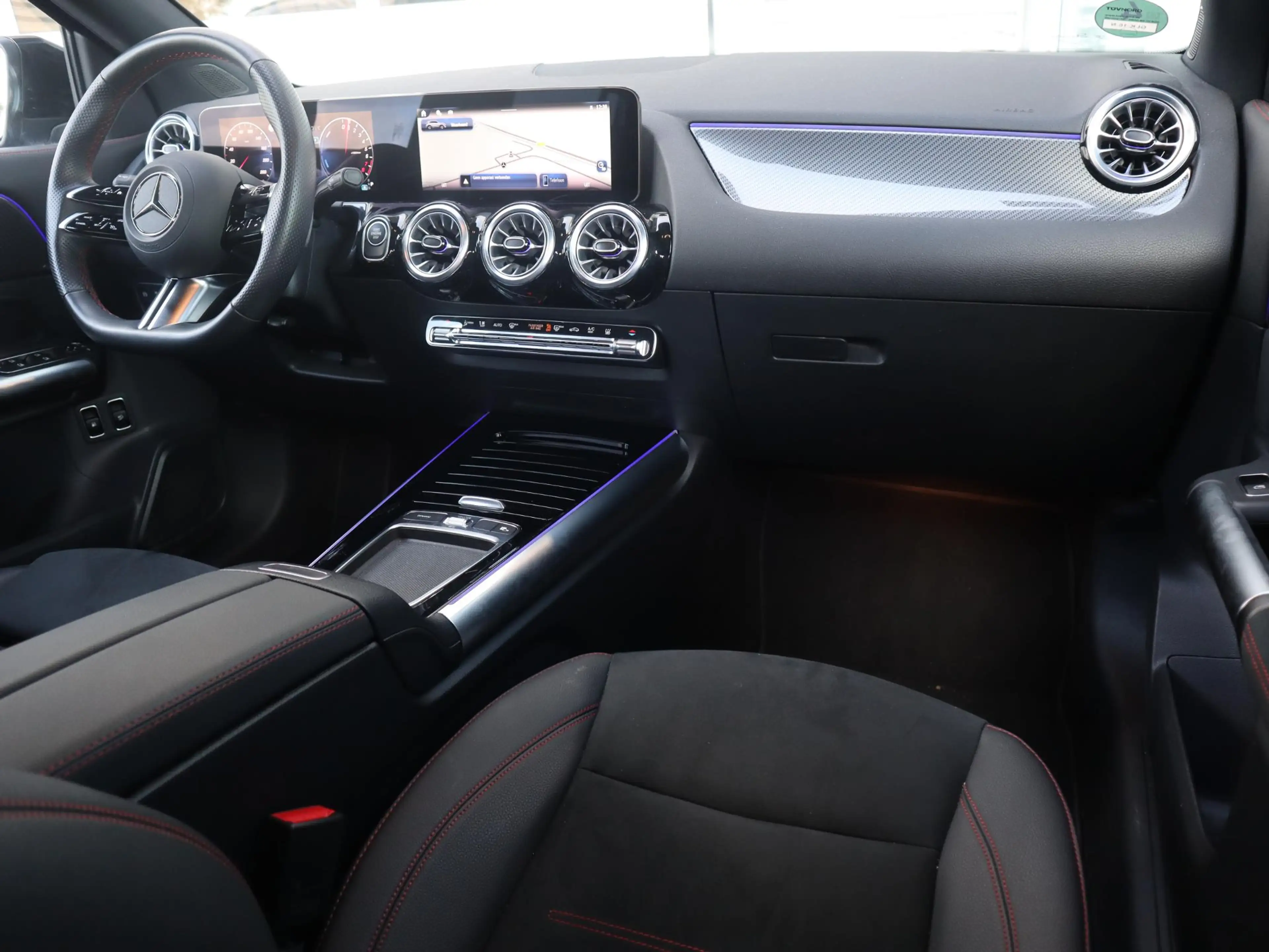 Mercedes-Benz GLA 250 e Star Edition AMG Line — photo 3