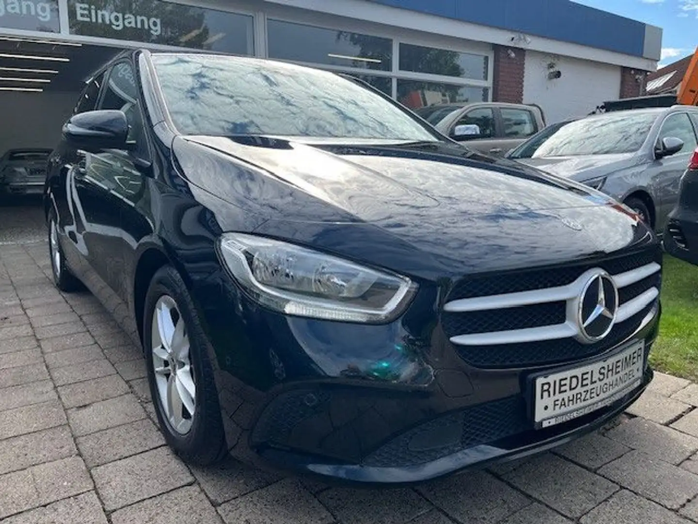 Mercedes-Benz B 200 d AUT T-LEDER NAVI LED KAM SHZ Noir - 1